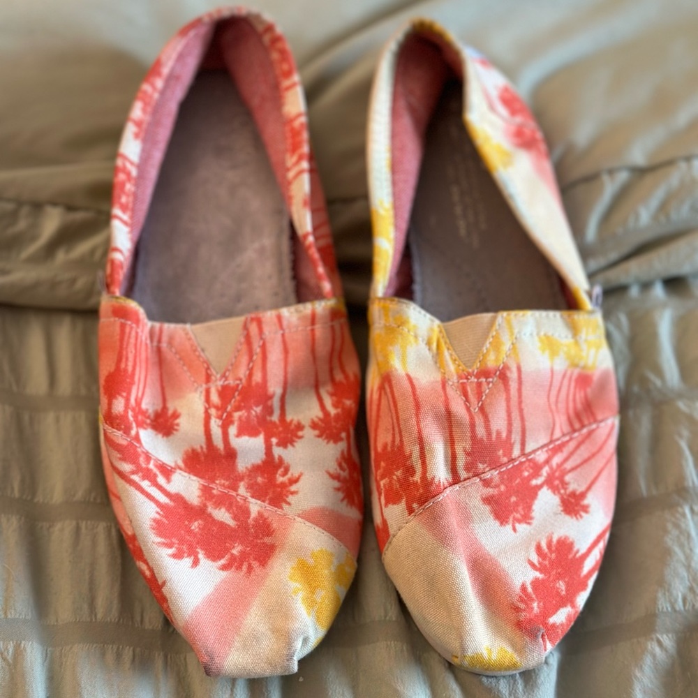 Toms Palm Tree Women’s Size 7
